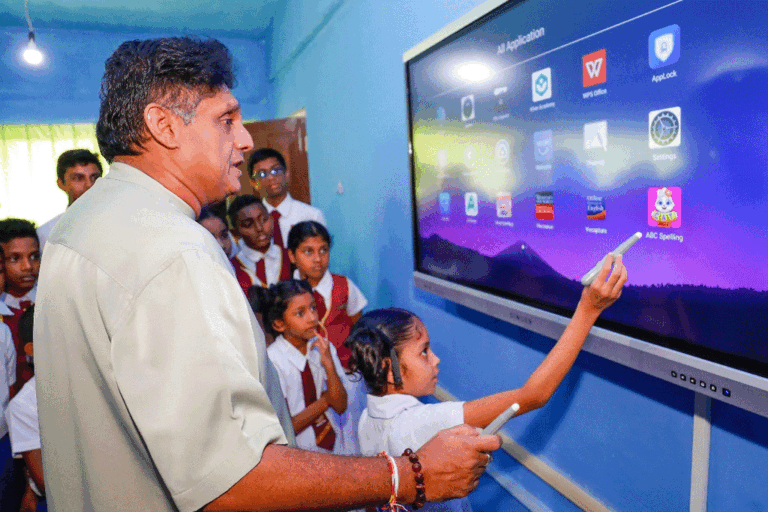 සජිත්ගේ “සක්වල” වැඩසටහනේ 68 වැනි අදියරෙන් කලාපුර සිරිමාපුර විදුහලට ස්මාර්ට් පන්ති කාමරයක් (VIDEO)