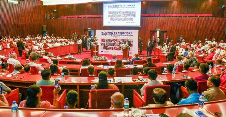 ජනපති “සංහිඳියාව සඳහා ආගම්” ජාතික අන්තර් ආගමික සමුළුව අමතයි!
