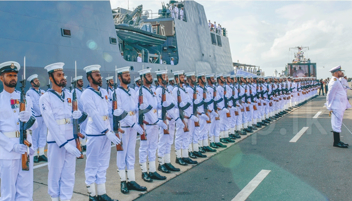 නාවිකයන්ටත් දිනයක්!