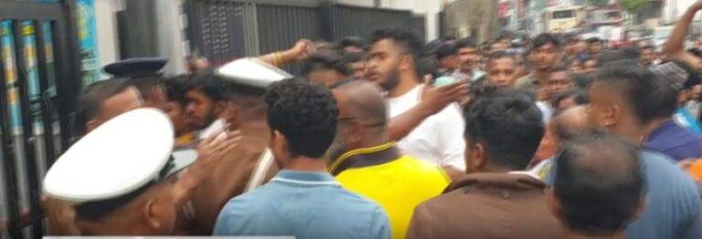 රටින් යන්න මේ තරම් උනන්දුවක් ?