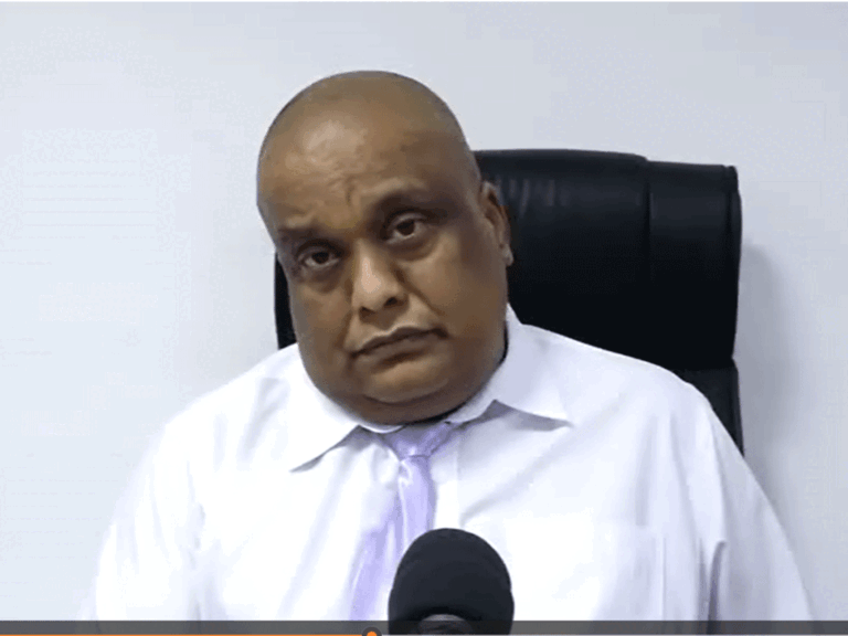 (VIDEO):කුඩු බිස්නස් එක නැති වුණා. ඒකයි මා එක්ක තරහ.සුළු සේවකයෝ අවුස්සන්නේ රවී කුමුදේශ් -වෛද්‍ය බෙල්ලනගෙන් දරුණු චෝදනා