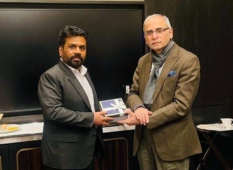 ඉන්දීය විදේශ කටයුතු අමාත්‍යංශ ලේකම් Vinay Mohan හමුවූ අනුර දිසානායක