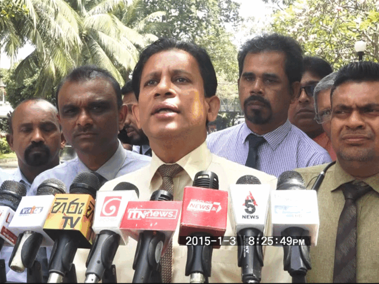 (VIDEO ):සාකච්ජා අතිශයින් අසාර්ථකයි – සෞඛ්‍ය වෘත්තීය සමිති අඛණ්ඩ වැඩවර්ජනයකට!