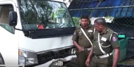 රිය අනතුරකින් එක් අයෙකු ජීවිතක්ෂයට!