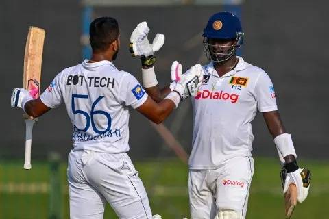 සිත් සතුටු කළ දෙටු දනෝ