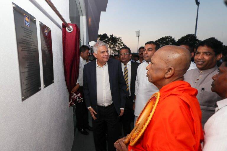 දඹුල්ලේ ක්‍රිකට්වල අලුත් පාට