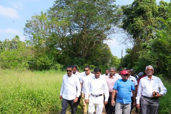 මාන්තිව් දූපත දෙස නව ඇසකින්!