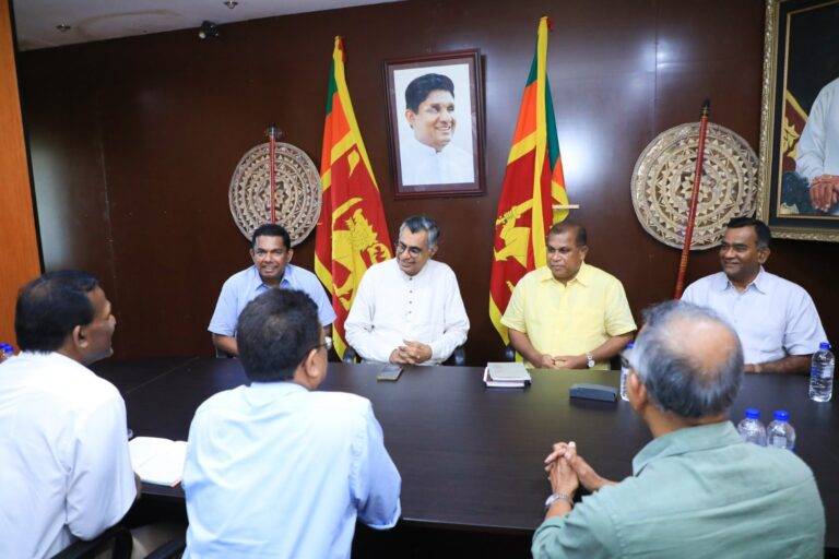(VIDEO):NPP එක ඉන්නේ හීන ලෝකෙක.UNP එකයි අපියි එකතු වෙලා ඉන්නේ.රනිල් හිටියත් එකයි නැතත් එකයි!