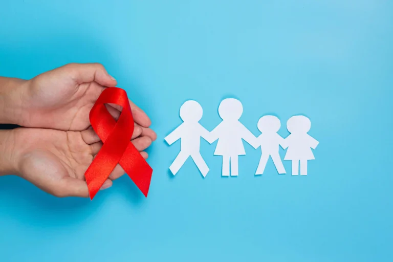 HIV නව ආසාදිතයින් වාර්තා වීම14%කින් වැඩි වෙලා!