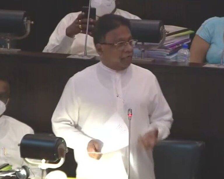 සමස්ත සිසු පරපුරෙන් 55%ක්, ආර්ථික අවපාතයට ගොඳුරු වෙලා – ඩලස් පාර්ලිමේන්තුවේදී කියයි