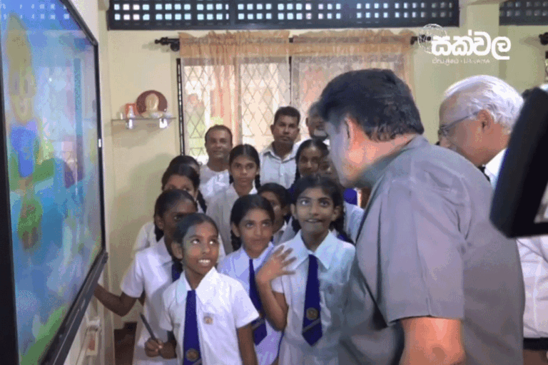 සජිත්ගේ “සක්වල” ස්මාර්ට් පන්ති කාමර පරිත්‍යාගය රුපියල් ලක්ෂ 1100 ඉක්මවයි !