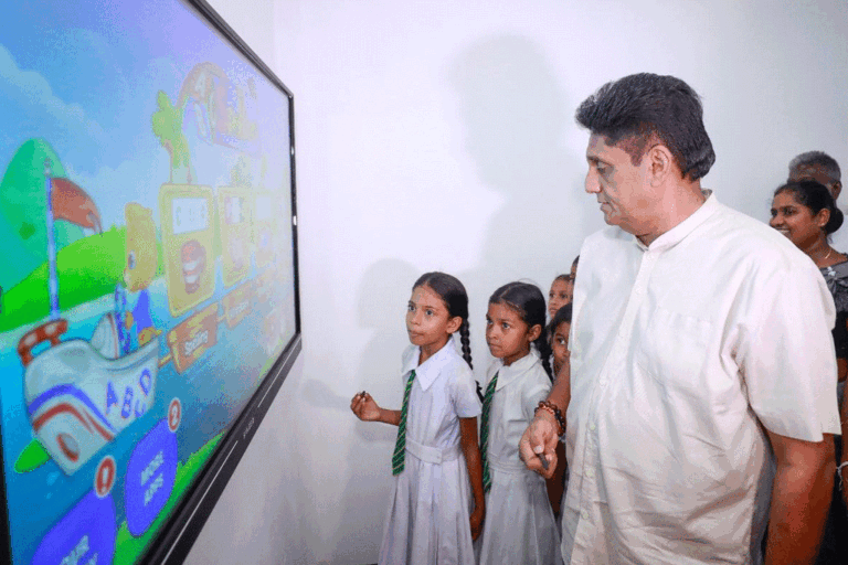 සජිත්ගේ “සක්වල” 108 වැනි අදියරින් පුවක්පිටිය විදුහලට ලක්ෂ 10ක ස්මාර්ට් පන්ති කාමරයක්