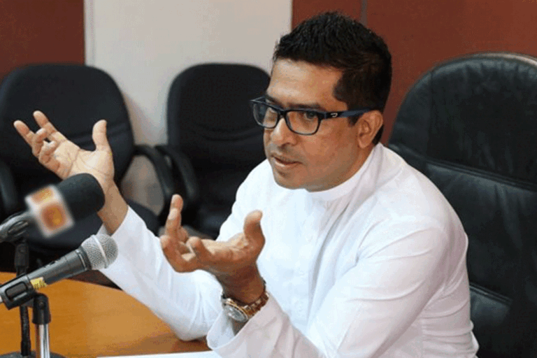 එතුමා මොකක් හරි ගැටයක් ගහගන්න බලන්නේ – මැතිවරණය ගැන සුජීවට ලැබුණු හෝඩුවාව