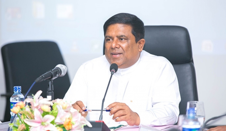 වජිර ළඟ තියෙන අනුරගෙ කේන්දරේ.