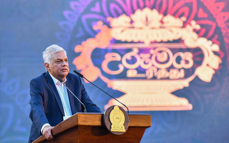මෙය විප්ලවයක් , අපි සියලුදෙනා එක්ව මේ ගමන යා යුතුයි – ජනපති උරුමය වැඩසටහන අමතමින් දඹුල්ලේදී කියයි!