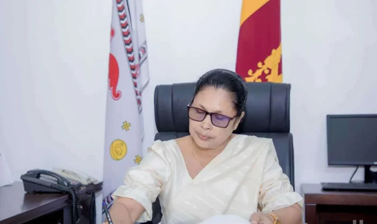 වයඹ පළාත් රාජ්‍ය සේවයයේ දොළොස් වන(12) පළාත් ප්‍රධාන ලේකම්වරිය වැඩ අරඹයි!