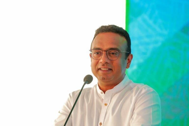 මේ කුහක අවස්ථාවාදී දේශපාලනයක් කරන්න ඕනේ වෙලාවක් නෙමෙයි  – මනූෂ මාතලේදී කියයි