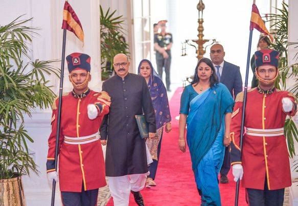 නව තානාපතිවරු සිය අක්තපත්‍ර ජනාධිපති වෙත භාර දෙයි.