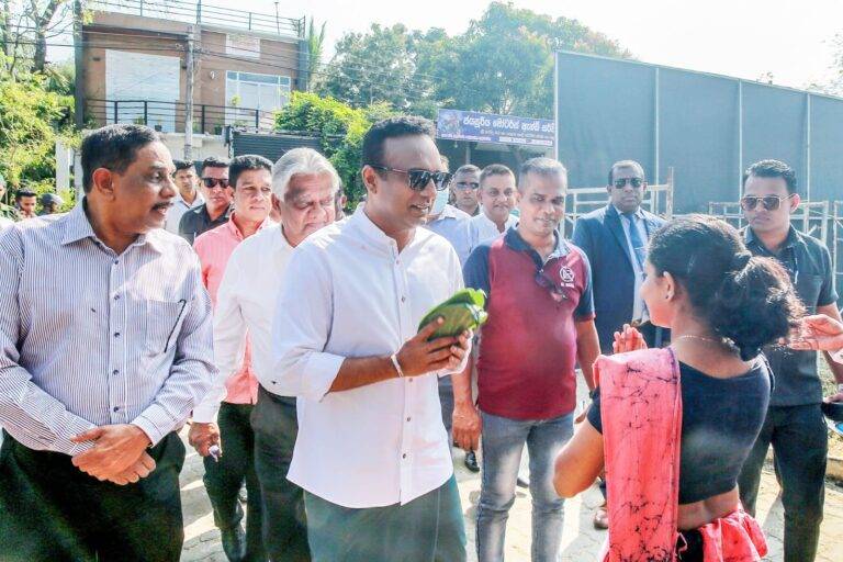අද ජයගමු ශ්‍රී ලංකා ජනතා ජංගම සේවය පොළොන්නරුවේදී!
