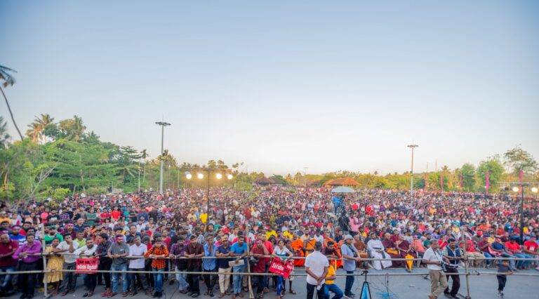 (VIDEO):තරුණයොත් එක මිටට මාලිමාවට. රැල්ල මාතරින් ඇරඹෙයි!