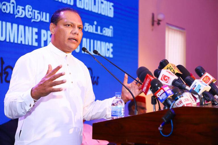 (VIDEO):මෛත්‍රී පසුකර දයාසිරි ඉදිරියට.මෛත්‍රීට බැරි වුණ සන්ධානය දයාසිරි හදයි