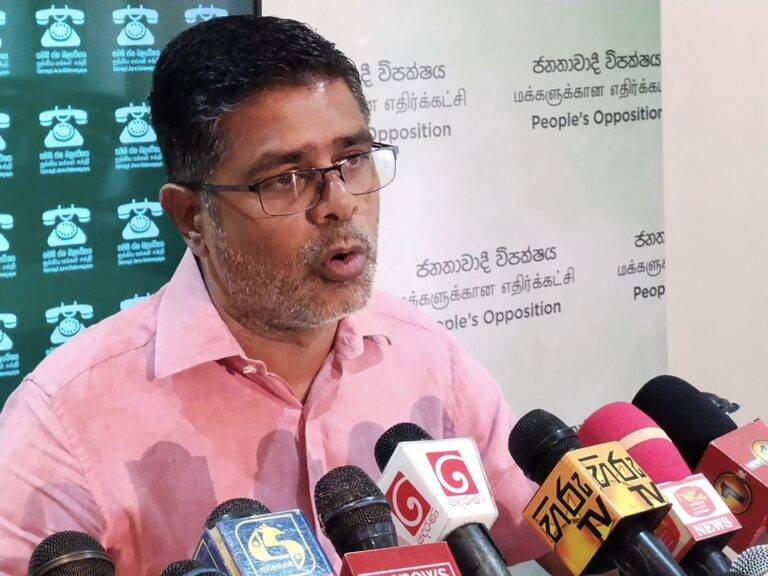 (VIDEO):මෛත්‍රී මොනවද මේ කියන්නේ.මෙච්චරකල් ඇත්ත හංගගෙන හිටියද? තවත් මොනවද බලාගෙන ඉන්නේ වහාම නීතිය ක්‍රියාත්මක කරන්න – මුජිබර්ගෙන් දැඩි ඉල්ලීමක්