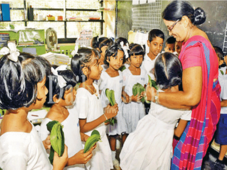 ඉංග්‍රීසි මාධ්‍ය ගුරු හිඟයට පිළියම් සොයයි!