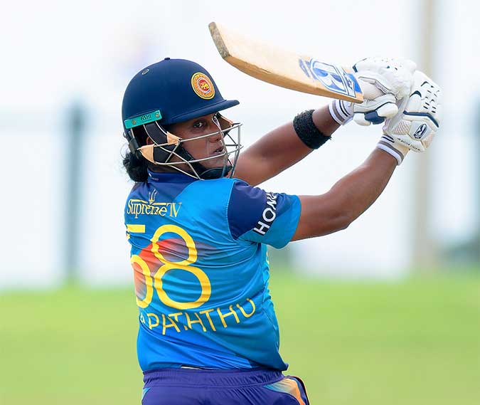 චමරි අද පිටියට