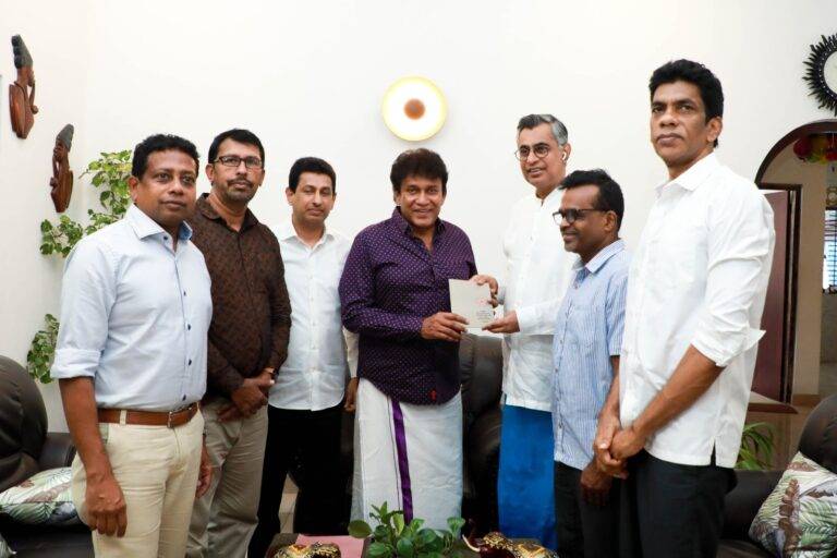 ‘දේශය වෙනුවෙන් එක්වන පියවරක්’ අරන් චම්පික මනෝ ගනේෂන් හමුවෙන්නත් යයි!