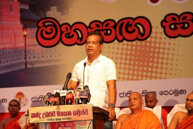 බිඳ වැටුණු සමාජය ගොඩනැගීමට මහා සංඝරත්නයෙන් මඟපෙන්වීමක් අපේක්ෂා කරනවා – කේ.ඩී. ලාල් කාන්ත