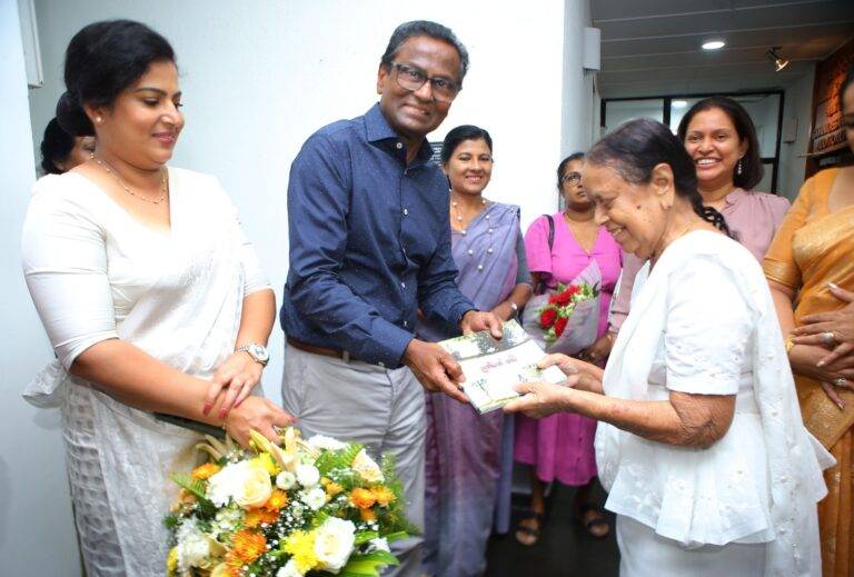 මහා මඩවලක් මැද මානෙල් පිපෙනු ඇත..