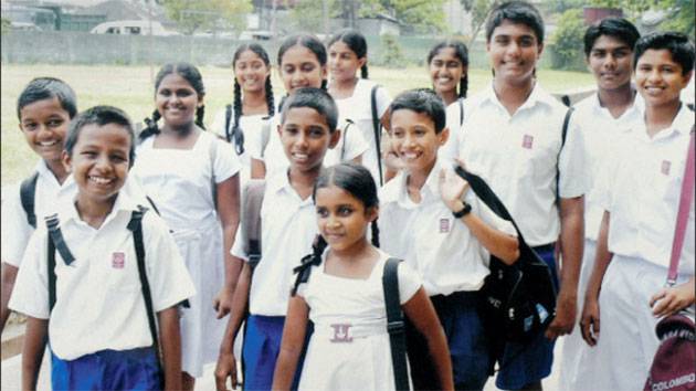 අද සිට දරුවන් සැහැල්ලුවෙන්, බෑගයේ බරත් අඩු වෙයි!