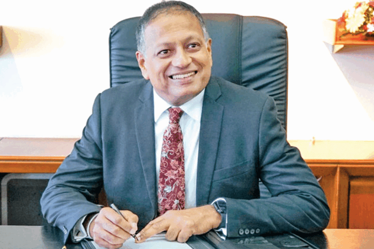 ලංකා බැංකුවේ නව සභාපති කාවන් රත්නායක වැඩ භාරගනී