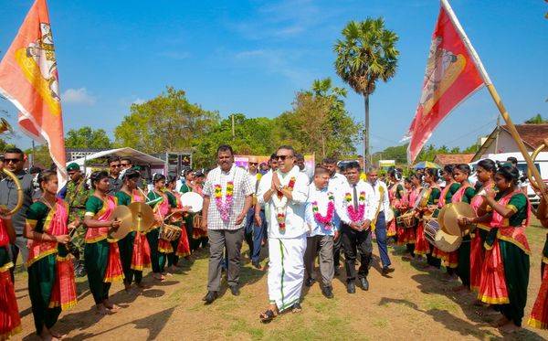 අද රට භාරගන්න කයිවාරුකාරයෝ ගොඩාක් ඇවිල්ලා – මනූෂ වවුනියාවේදී කියයි