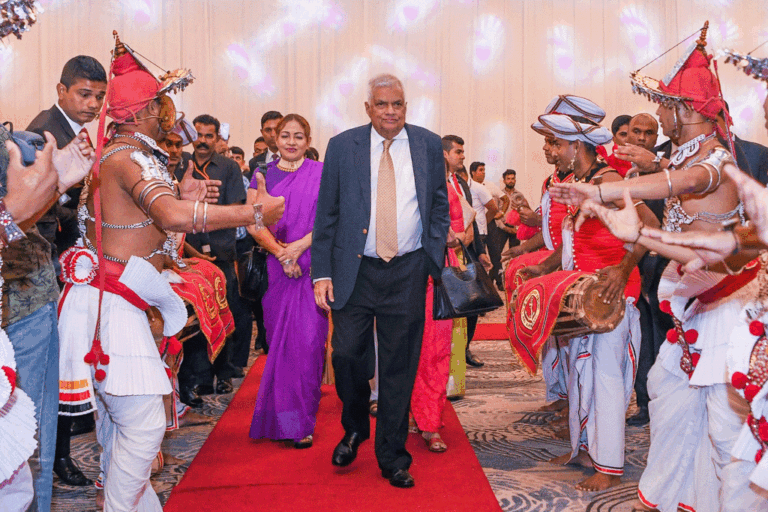 කාන්තාවන්ට නීතියේ බලය සහ රැකවරණය දෙන්න ජනපති රනිල්ගෙන් පනත් දෙකක්