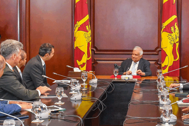 ජනපති රනිල් සහ මයික්‍රොසොෆ්ට් නියෝජිතයින් අතර හමුවක්. ගිවිසුමකටත් අත්සන් තැබේ
