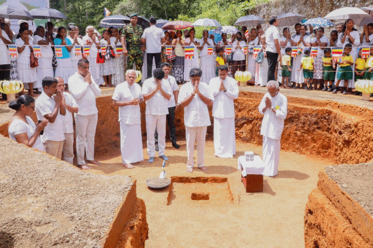 රටේ පාලකයන් මහා පරිමාණ තේ සමාගම්වල වහලුන් වෙලා – විපක්ෂ නායක සජිත්