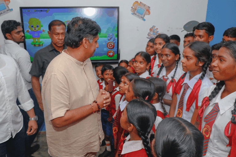 ජාත්‍යන්තර ආධාරක සමුළුවක් පවත්වනවා – විපක්ෂ නායක සජිත් උතුරේදී කියයි (VIDEO)