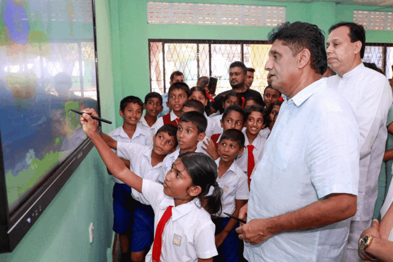 සජිත්ගේ “සක්වල” 116 වැනි ස්මාර්ට් පන්ති කාමරය බූන්දල තෙලුල්ල කණිටු විද්‍යාලයට
