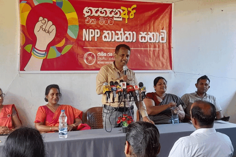 අනුරගේ ආණ්ඩුවේ කැබිනට් ප්‍රවෘත්ති සමන්ත දැන්ම කියවයි. මහින්දව, චන්ද්‍රිකාව නිලනිවෙස් වලින් එළියට දාන හැටිත් කියයි !