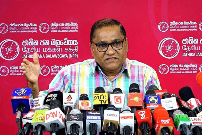 රනිල් මේ කෙටි කාලය තුළ තිබුණාටත් වඩා ණය ප්‍රපාතයකට රට වට්ටලා – විජිත හේරත්ගෙන් චෝදනා