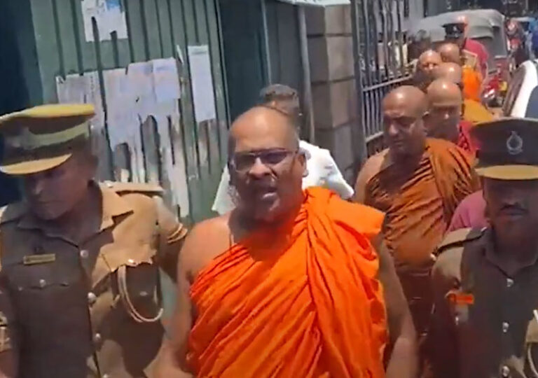 ඥානසාර හිමිට අසනීපයි! බන්ධනාගාර රෝහලටත් මාරු කරලා,
