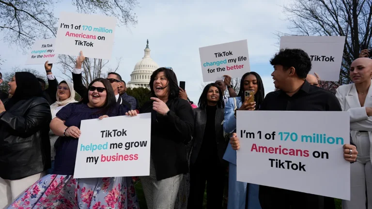 TikTok , Stop වෙන ඇමෙරිකාව!