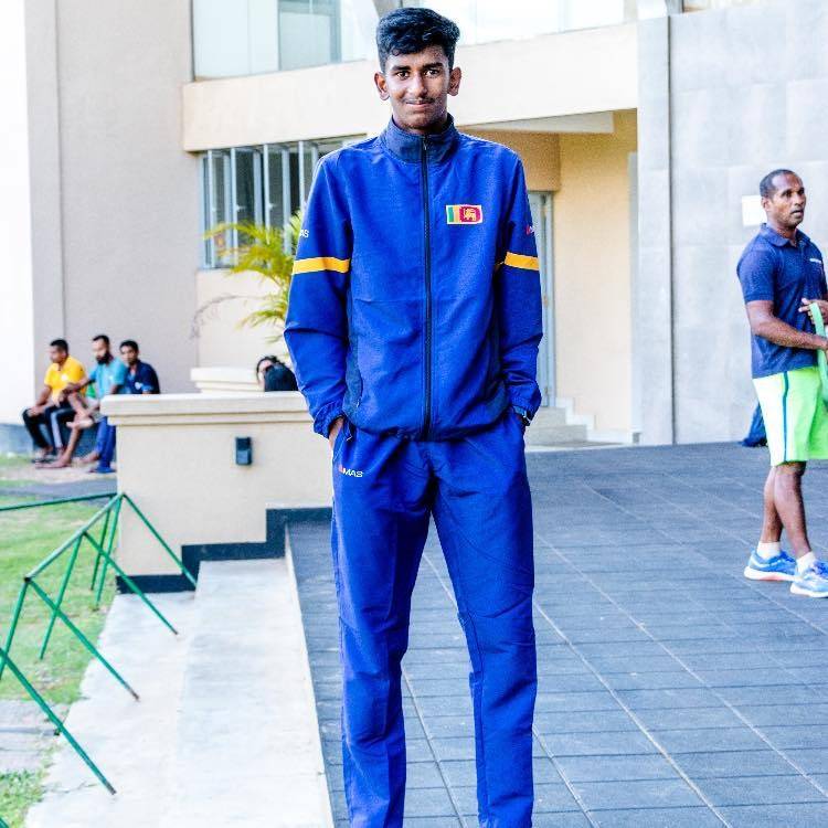 අයෝමාල් අවසන් තරගයට