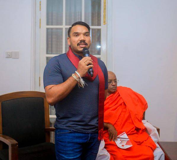 (VIDEO):රැළි එනවා යනවා.වැල්ලෙන් ගොඩඑන එක තමයි වැඩේ – නාමල්ගේ අලුත්ම සැලැස්ම මෙන්න