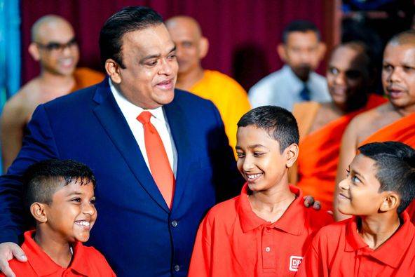 මහන්සියට නිසැක ප්‍රතිඵල ලැබෙන ක්‍රමයක් මම ගමට ගෙනාවා – ධම්මික පෙරේරා අකුරණදී කියයි!