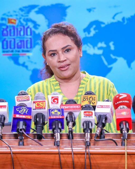 දුම්රිය ප්‍රවේශපත්‍ර වැඩි මිලට අලෙවි කිරීමේදී ඒවාට අනුබල දී ඇත්තේ දූෂිත නිලධාරීන් කිහිප දෙනෙක් – ඩයනා