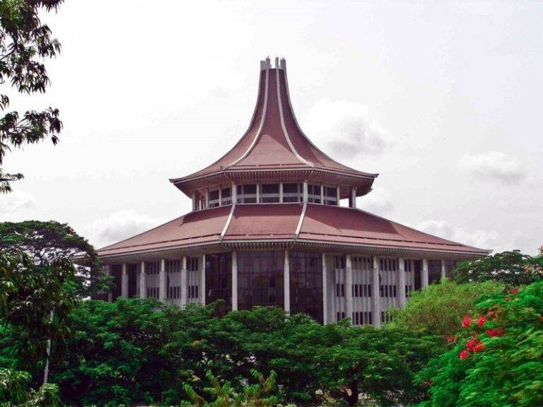 ආණ්ඩුක්‍රම ව්‍යවස්ථාදායක සභාවට සහ ජනපතිට අතුරුතහනම් නියෝගයක්!