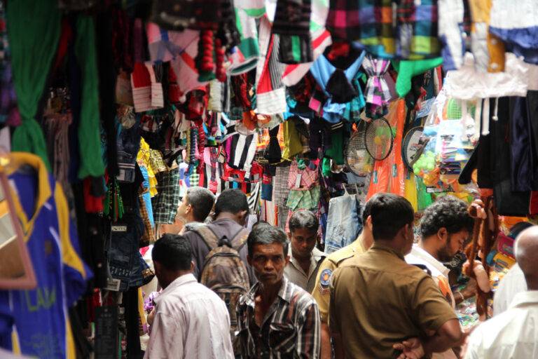 අවුරුදු සමයේ නීති කඩකළ ව්‍යාපාරිකයන් 86කට නඩු