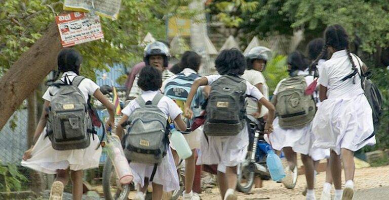 පාසල් නිවාඩුව හෙට (10) සිට!